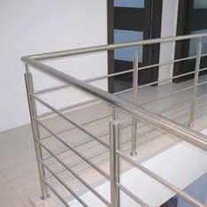 Перила с пятью ригелями насквозь через стойку от ПерилаГлавСнаб Перила с пятью ригелями насквозь через стойку от ПерилаГлавСнаб