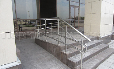 Ограждение пандуса с тремя ригелями купить в Нижнем Новгороде