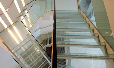 Стеклянные ступени и площадки для колодезной лестницы купить в Нижнем Новгороде