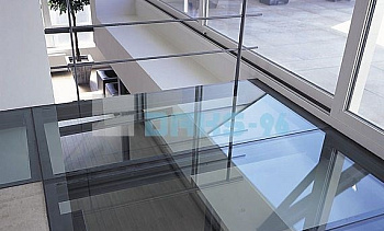 Стеклянный потолок на межэтажной площадке в Нижнем Новгороде. Готовые проекты ПерилаГлавСнаб