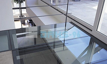 Стеклянный потолок на межэтажной площадке купить в Нижнем Новгороде
