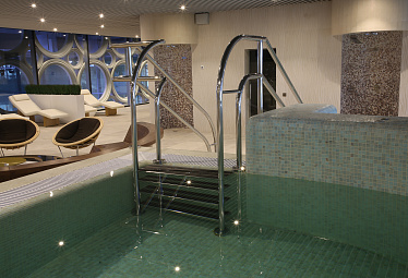 Ограждения и поручни из нержавеющей стали для бассейна, бани и сауны купить в Нижнем Новгороде