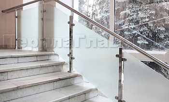 Ограждениие из нержавейки со стеклом для окон в Нижнем Новгороде. Готовые проекты ПерилаГлавСнаб Ограждениие из нержавейки со стеклом для окон в Нижнем Новгороде. Готовые проекты ПерилаГлавСнаб
