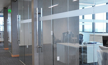 Цельностеклянные перегородки для офиса купить в Нижнем Новгороде