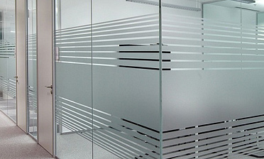 Стеклянные офисные перегородки с матовой пленкой купить в Нижнем Новгороде